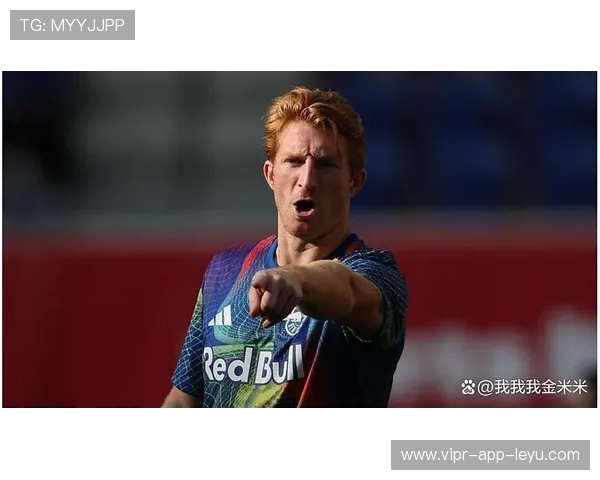 波尔图果断升级中场布局,强力强化中路防线实现战术新突破 波尔图果断升级中场布局,强力强化中路防线实现战术新突破